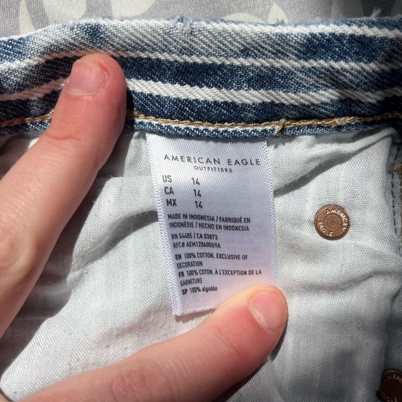 American Eagle 90’s Boyfriend Short ⭐️ (2/$40) - Picture 4 of 5
